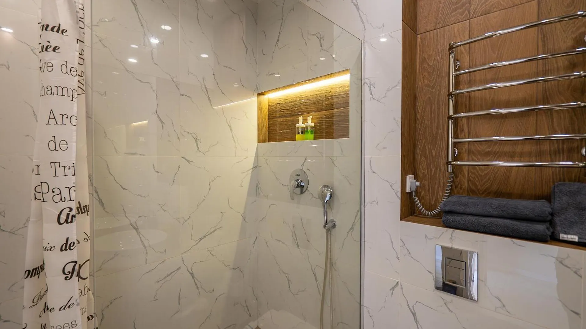 Victory Ecoloft Studios كييف شقة